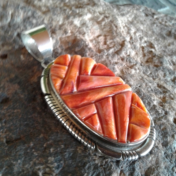 STERLING SILVER, Spiny Oyster inlay PENDANT,  SIGNED - Picture 6 of 14